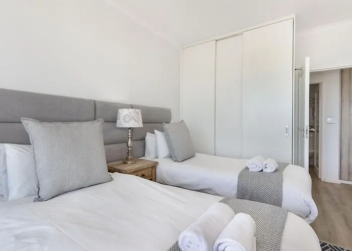 Portico 704
