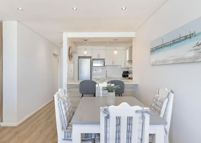 Portico 704