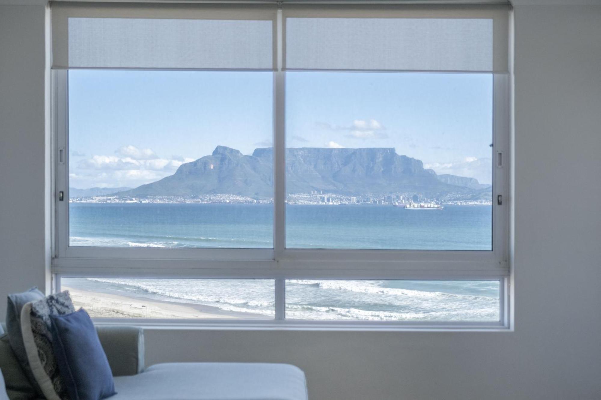 Portico 704 * Bloubergstrand