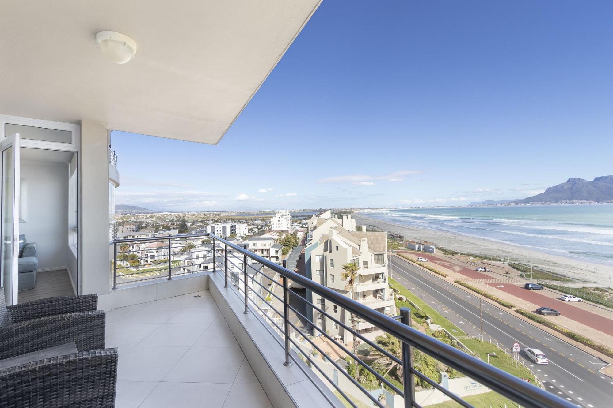 Portico 704 Bloubergstrand